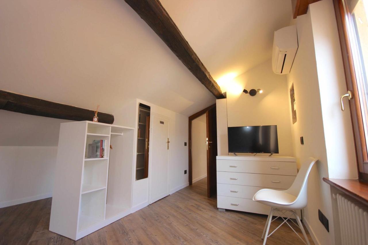 Case Vr Holiday Vittorias Flat Verona Exterior foto